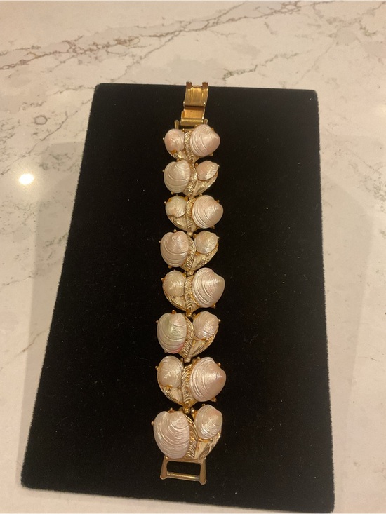 Estate Jewelry - Vintage CAPRI Gold-Plated Pink Shell Link Bracelet